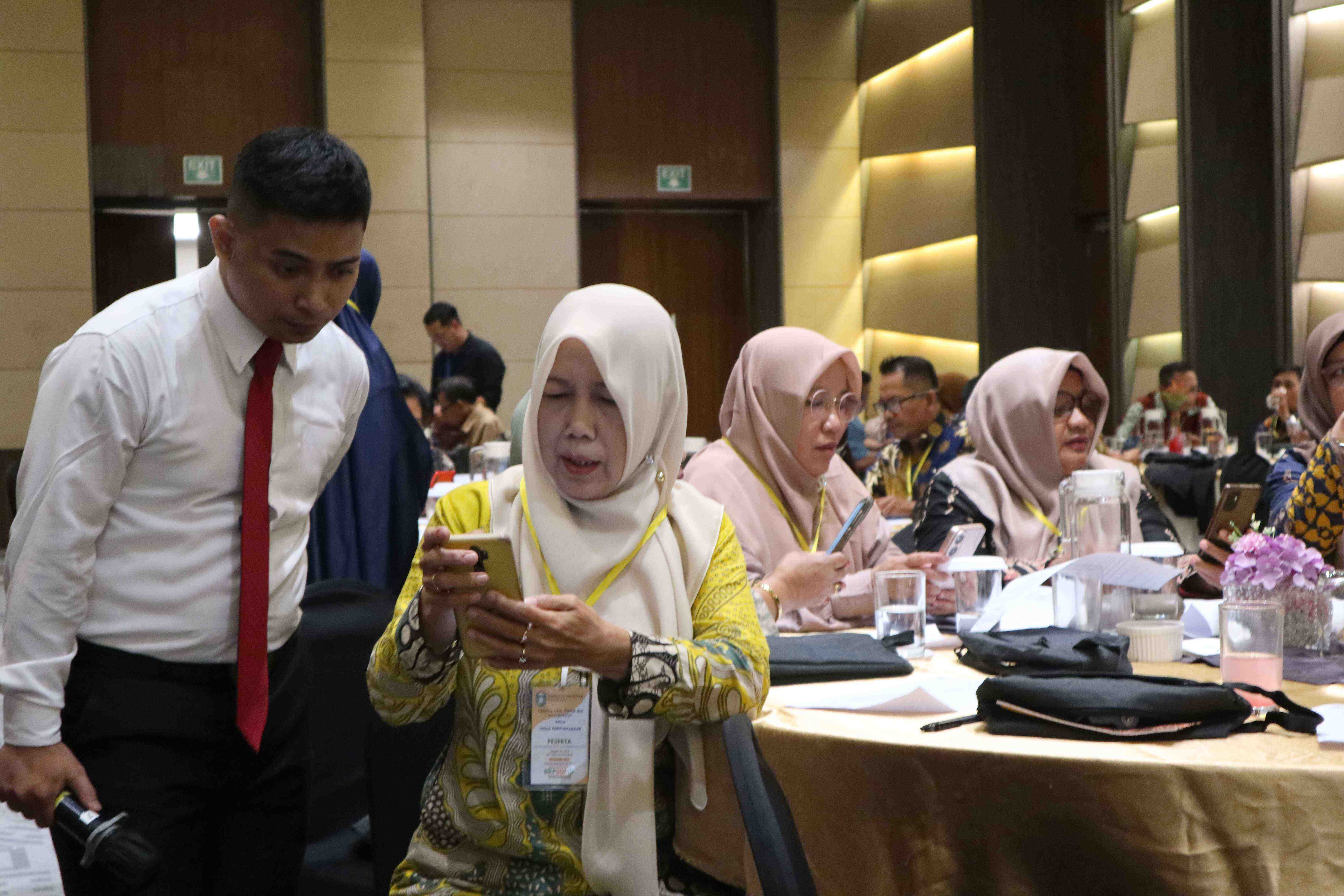 Hipnosis Motivasi Tenaga Kesehatan & Medis